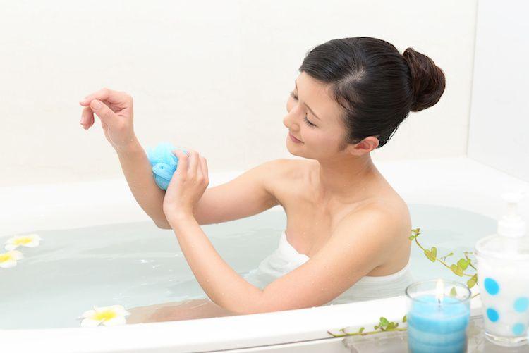 Tak Perlu Tiap Hari, Dokter Kulit Ungkap Aturan Mandi Ideal: 3-7 Kali Seminggu Cukup