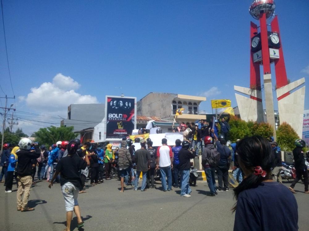 Demonstran Desak Polisi Tangkap Oknum Satpol PP Pelaku Penganiayaan