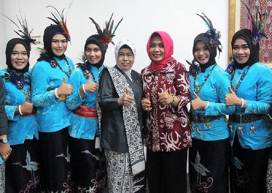 HUT IBI ke 66, Neni Minta Jaga Profesionalisme Bidan