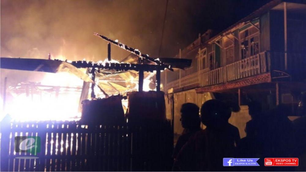 Kebakaran di Kutim, Barak Delapan Pintu Ludes Terbakar