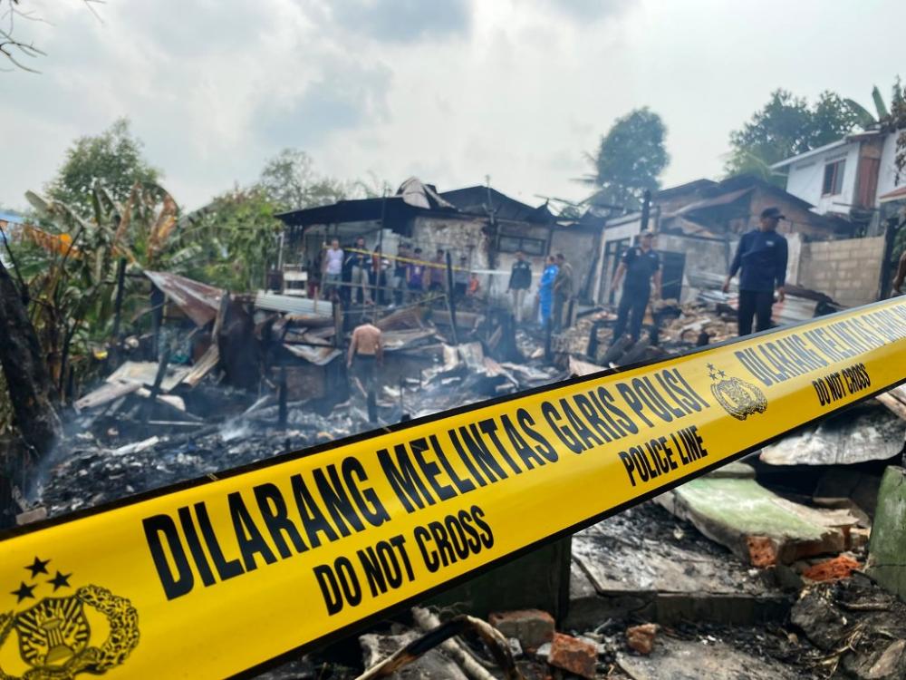 Dentuman Keras Tengah Malam, 3 Rumah di Balikpapan Ludes Dilalap Api 