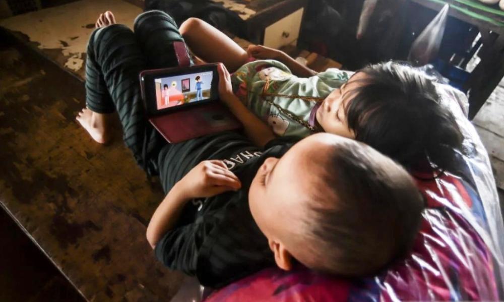 Psikolog Ingatkan Bahaya “Jalan Pintas” Gawai pada Anak