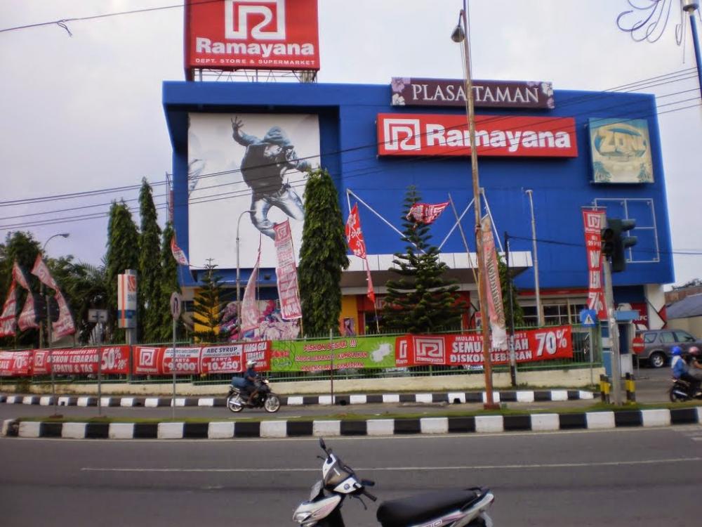 Camat Bontang Utara Soroti Parkiran Liar di Ramayana Bontang