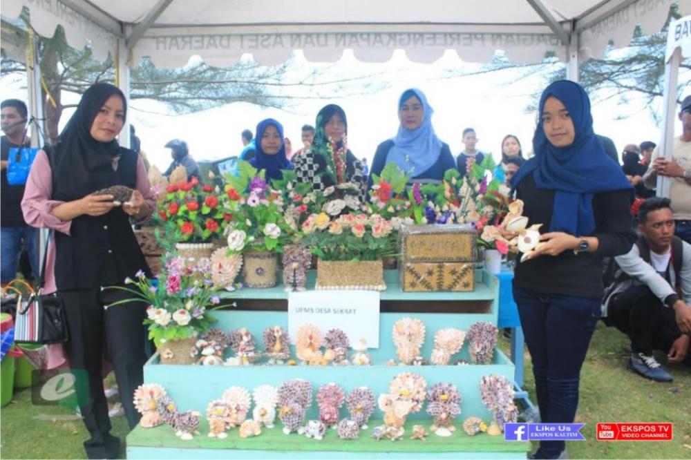 Tim PKK Desa Sekerat Ciptakan Berbagai Kerajinan dari Cangkang Kerang
