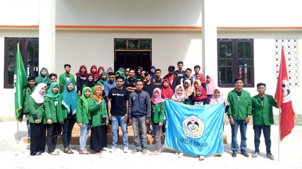 STIP Yapi Bone Peringati 10 Muharram dengan Bersih-bersih Masjid