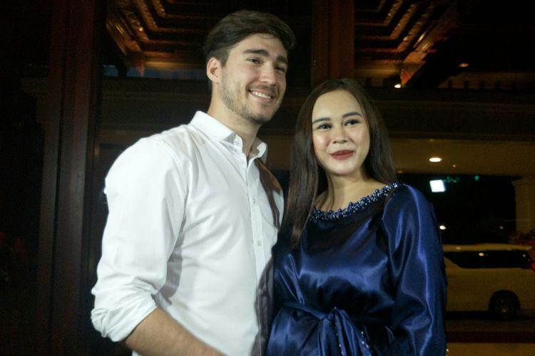 Begini Respon Aura Kasih Diisukan Pisah dari Suami