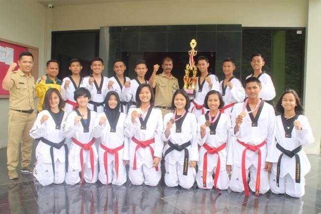 SKOI KALTIM JUARA UMUM DI KEJURNAS TAEKWONDO SULTENG