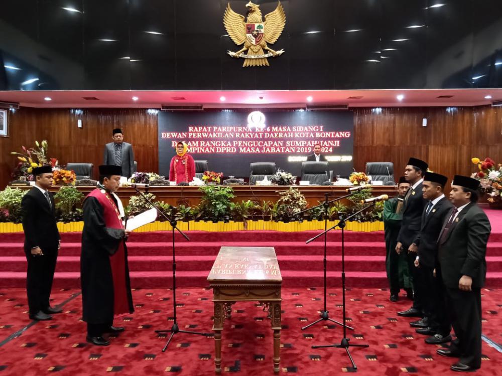 Nursalam Absen Pelantikan Pimpinan DPRD Bontang 