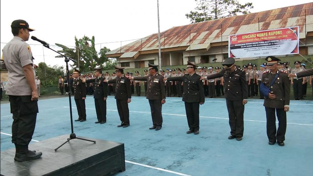 Sebanyak 70 Anggota Polri di Bone Naik Pangkat dan 12 Pensiun 