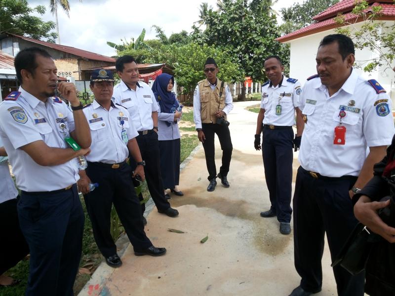 DISHUBKOMINFO BONTANG  LAKUKAN PERCOBAAN WIFI GRATIS DI  TAMAN TANJUNG LAUT
