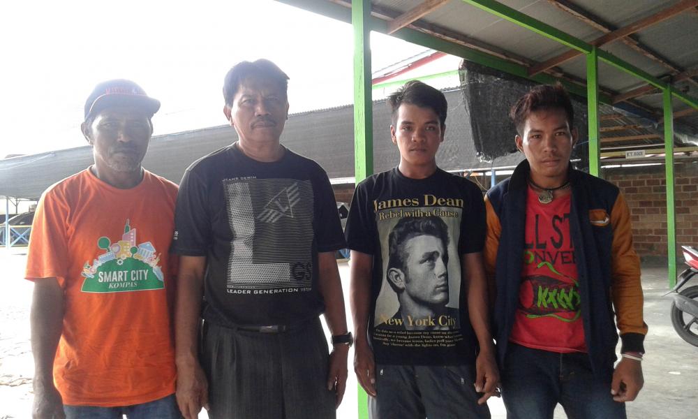 DAYA BELI MENURUN, PETANI TERPAKSA JUAL RUMPUT LAUT DENGAN HARGA MURAH