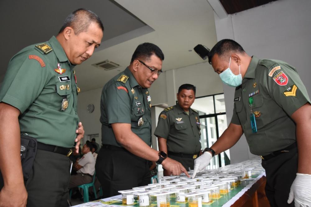 Mabes TNI AD Periksa 616 Urine Prajurit dan PNS Jajaran Korem 091/ASN