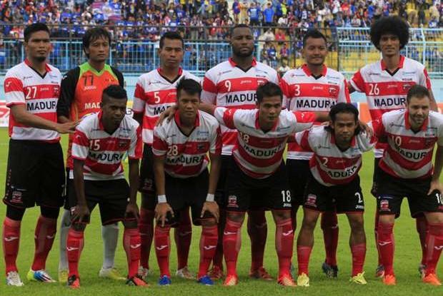 GAGAL BAWA PIALA GUBERNUR KALTIM, GELANDANG MADURA UNITED, AHMAD MAULANA TETAP BANGGA