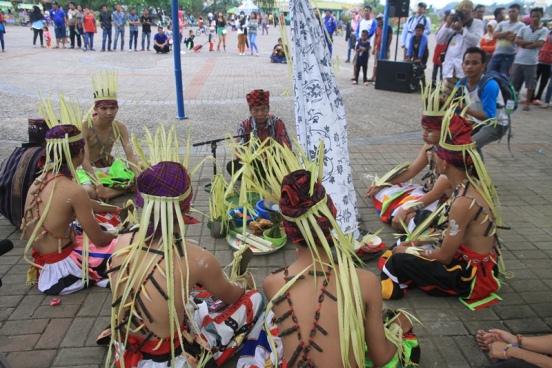 DAYAK BENUAQ TAMPIL MERIAHKAN ERAU 2016