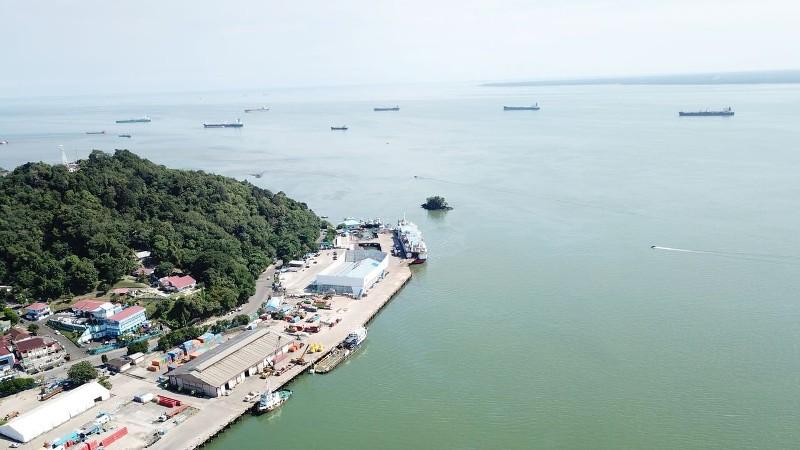 15 Kapal Dikerahkan, Teluk Balikpapan Mulai Bersih dari Minyak