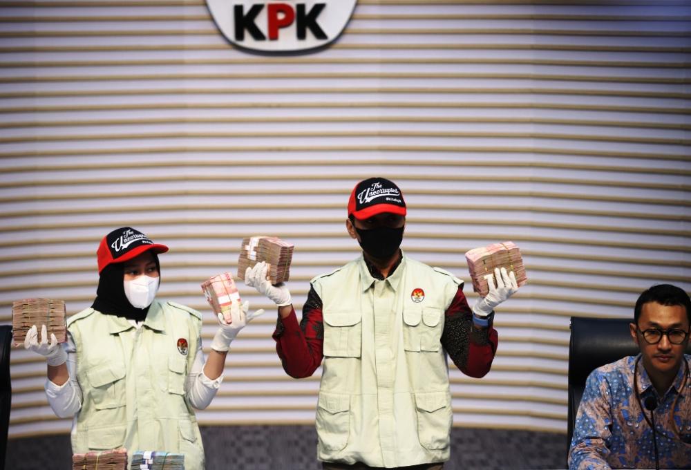OTT KPK di Banjarmasin, Dari Restitusi Sawit ke DP Rumah