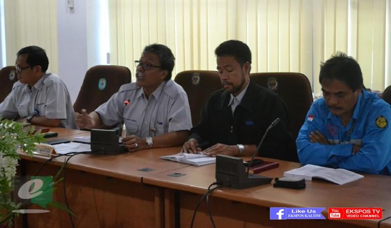 INDOMINCO DIMINTA BERI TANDA KE PENGENDARA YANG AKAN MELINTAS DI JALAN HAULING