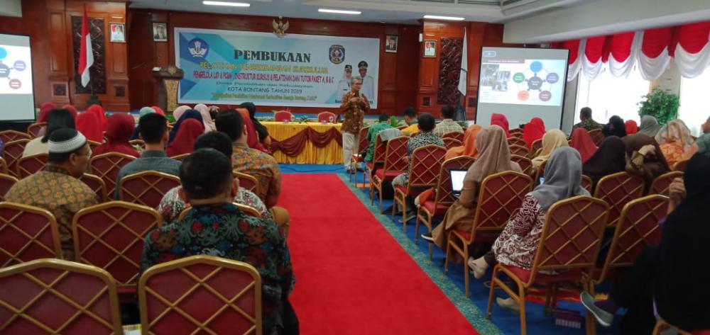 Pengelola Lembaga Pendidikan Non Formal di Bontang Diberi Pelatihan Kurikulum