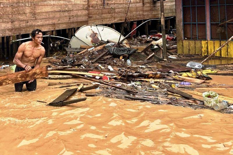 Nama Adaro dan AGM Dibuka Menteri LH, Tambangnya Diduga Picu Banjir Kalsel 