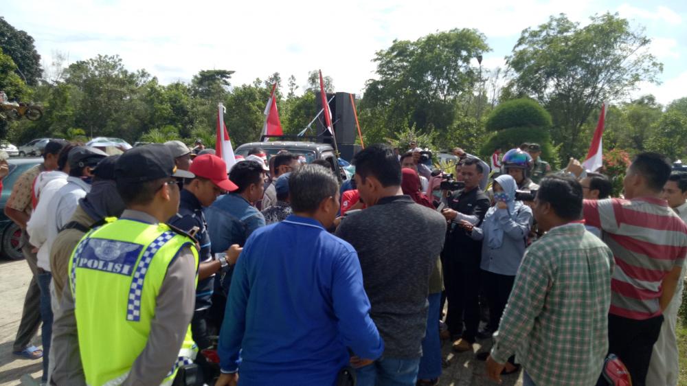 Petani Gunung Kempeng Geruduk Pupuk Kaltim