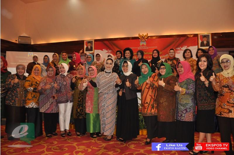 WALIKOTA NENI: PEREMPUAN HARUS AMBIL ANDIL DALAM PEMBANGUNAN