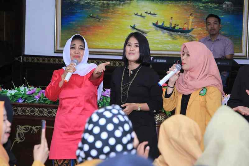 WALIKOTA NENI PESAN KE MAHASISWA KKN UNMUL JAUHI NARKOBA DAN SEKS BEBAS