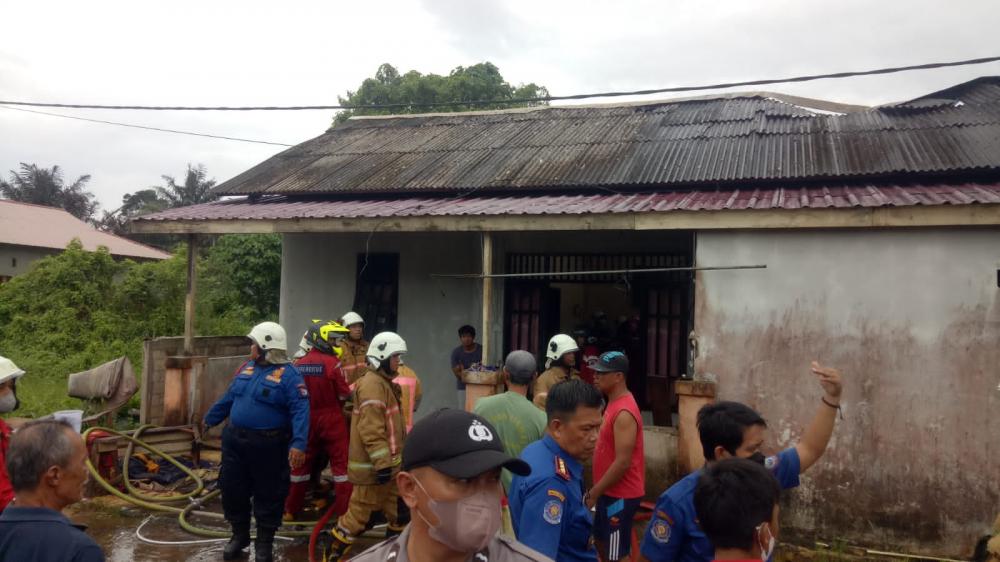 Diduga Karena Obat Nyamuk, Rumah Warga Guntung Dilalap Si Jago Merah