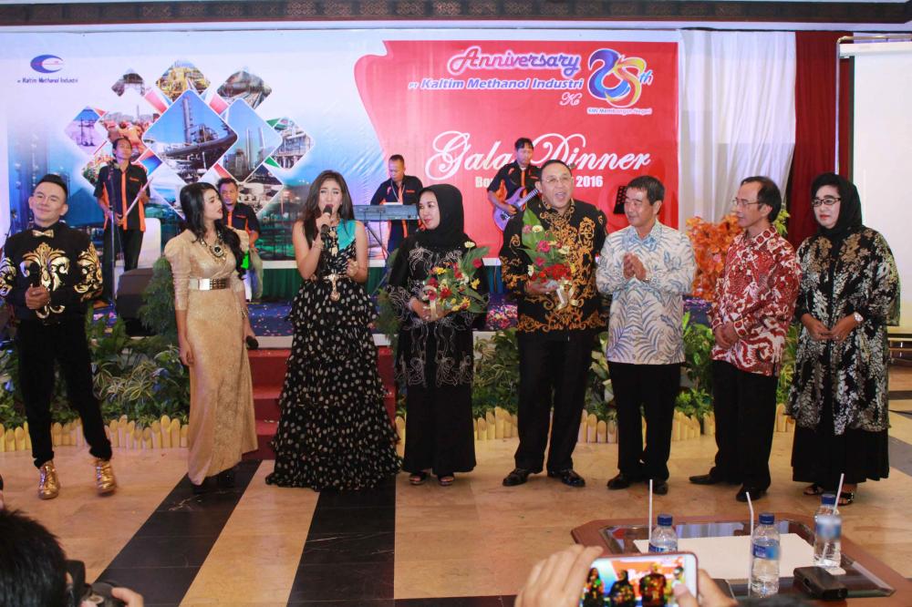 ULANG TAHUN KE 25 PT KMI, GELAR GALA DINNER DI HOTEL EQUATOR