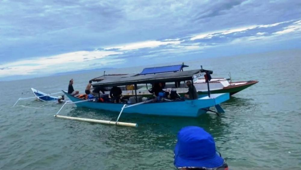 Diterjang Gelombang Tengah Malam, 2 Pemancing di Kutim Terombang-ambing