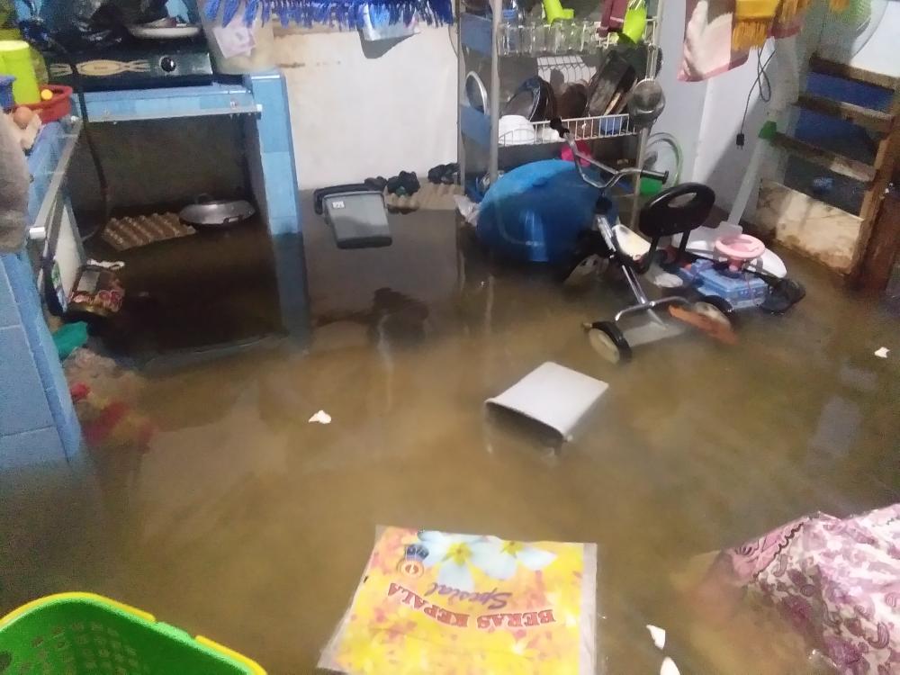 Diguyur Hujan Semalam, Rumah Warga Bajoe  Bone Tergenang Banjir