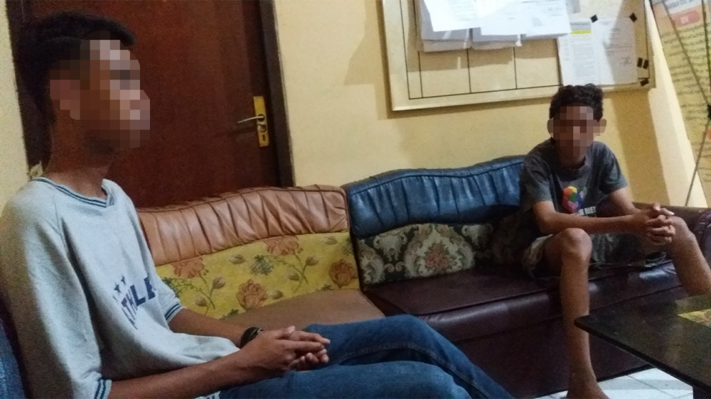 Nantang Duel Via Status Facebook, Dua ABG Tarung Jalanan 