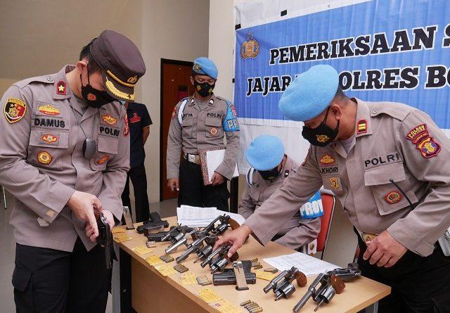 Cegah Penyalahgunaan, Propam Polres Bontang Periksa Senjata Api Anggota