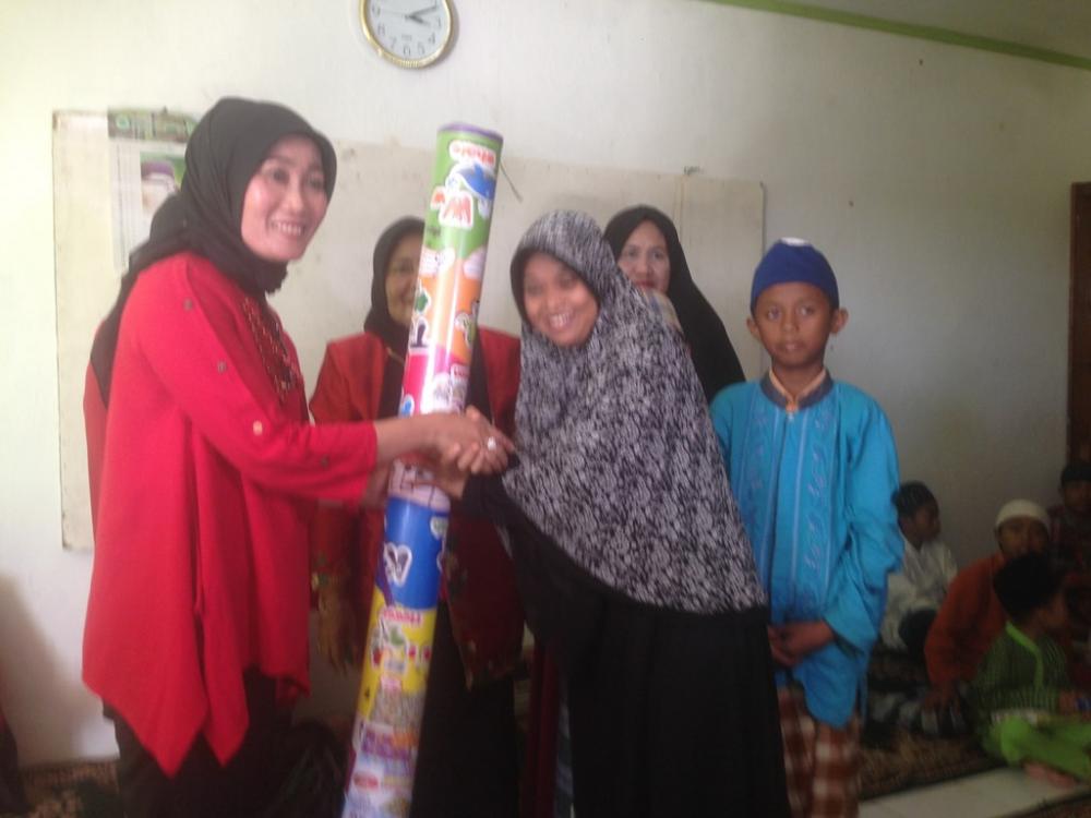 IWSS Bagi-Bagi Sembako di Lima Panti Asuhan di Bontang