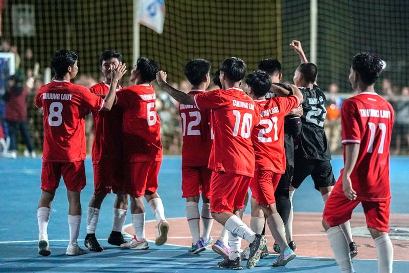 Usung Semangat Kemerdekaan, Pupuk Kaltim dan Karang Taruna Guntung Gelar Turnamen Futsal Antar Kelur