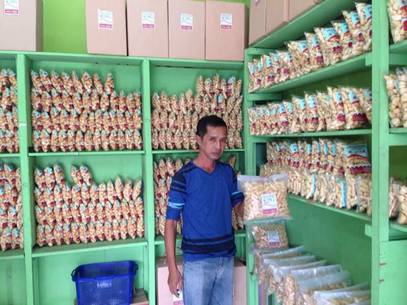 ARUS MUDIK MEMUNCAK, PENJUALAN AMPLANG PUN MELONJAK