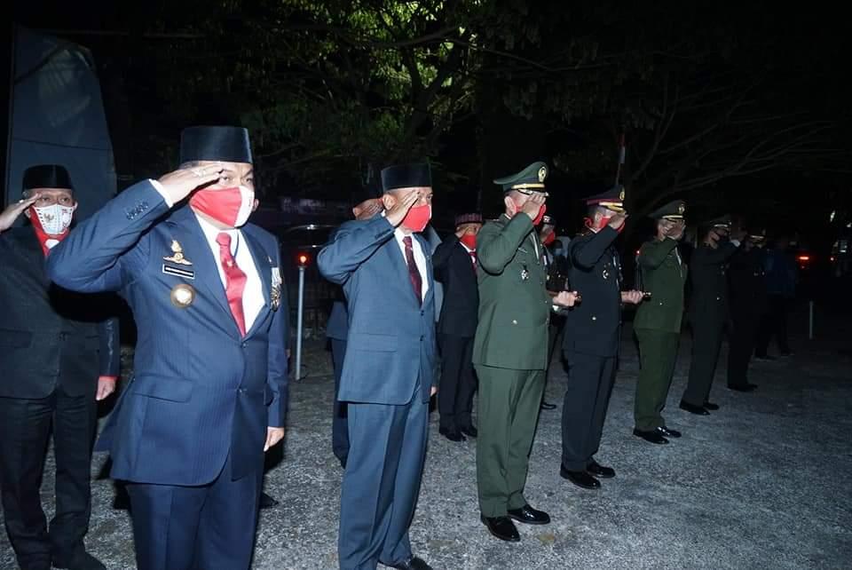 Kenang Jasa Pahlawan, Bupati Bone Ikut Renungan Suci di TMP