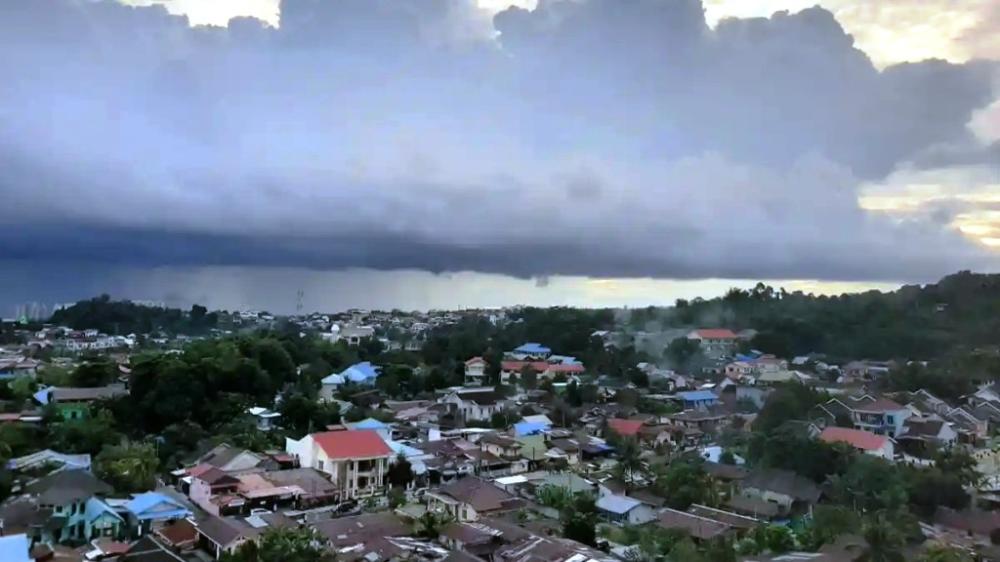Kaltim Waspada Hujan Lebat dan Angin Kencang