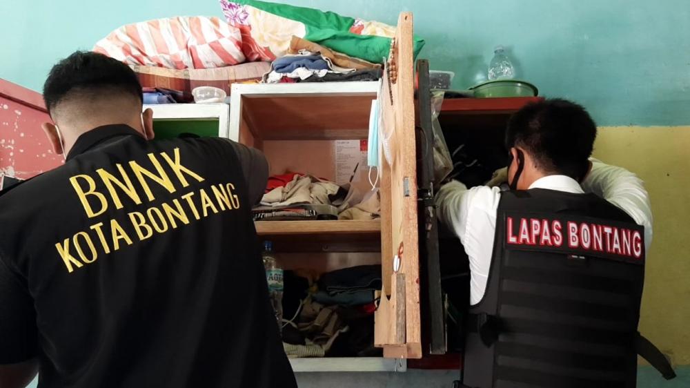 Tahanan Lapas Bontang Disidak, Petugas Sita Sejumlah Handphone