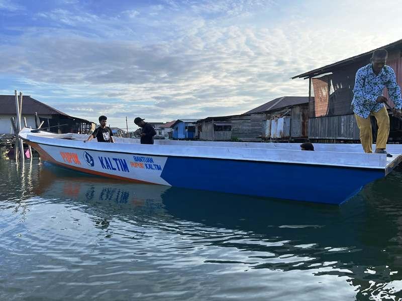 Perkuat Konservasi Terumbu, Pupuk Kaltim Bantu Kapal Operasional untuk KARAKA Bontang Kuala