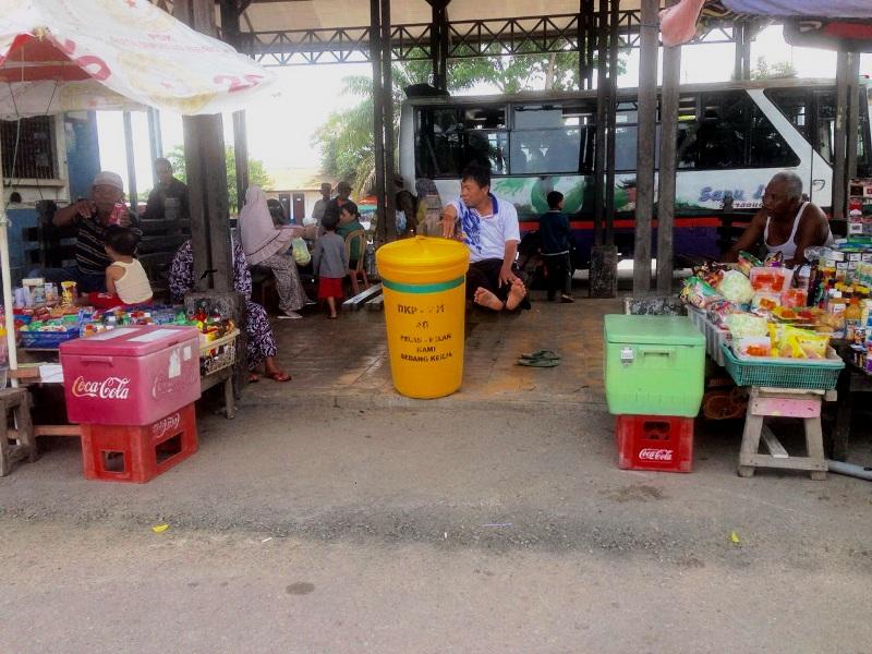 Penumpang Sepi, PKL Menjerit ????