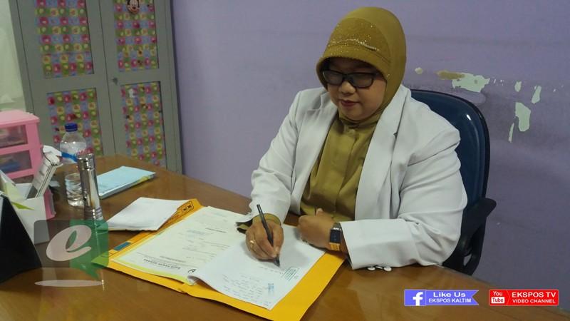 CARA PRAKTIS MENJAGA KESEHATAN MATA