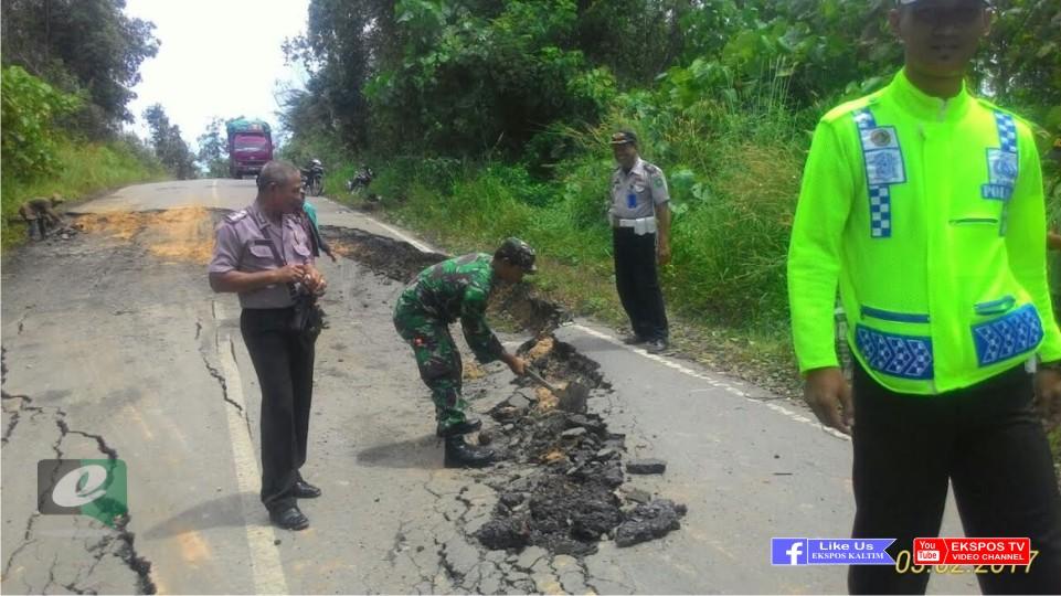 Diguyur Hujan Deras, Jalan Provinsi di Kutim Amblas