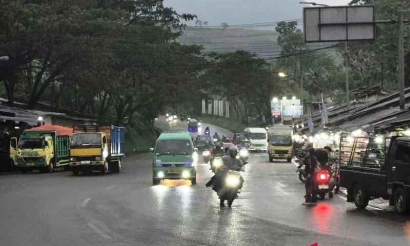 Hujan Dominasi Cuaca Nasional, Waspadai Petir dan Hujan Lebat