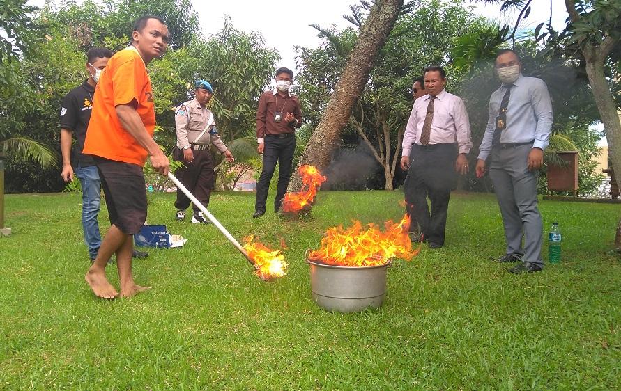 Jaga Keamanan Nyambi Bisnis Narkoba, Sabu dan 1,8 Kilogram Ganja Diamankan 