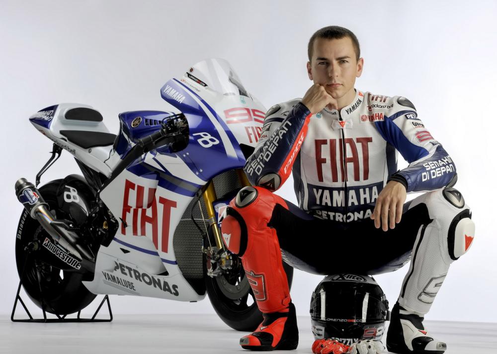 LORENZO MENANTI KONTRAK BARU DARI YAMAHA.