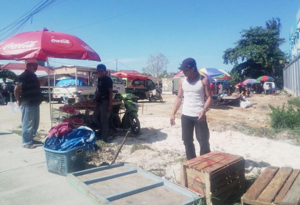  PENERTIBAN PASAR SENG TANJUNG LIMAU, BERLANGSUNG KONDUSIF