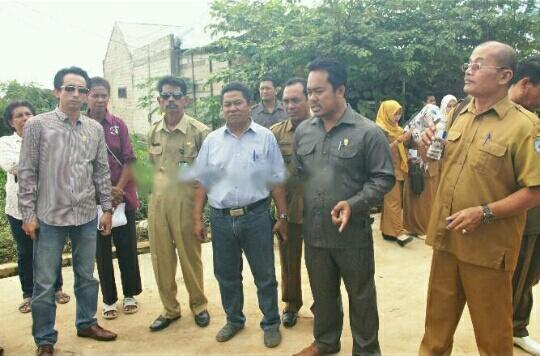 Sidak, Wakil Ketua II DPRD Bontang Geram Drainase dan Jalan RT 19 Gunung Elai Buruk 