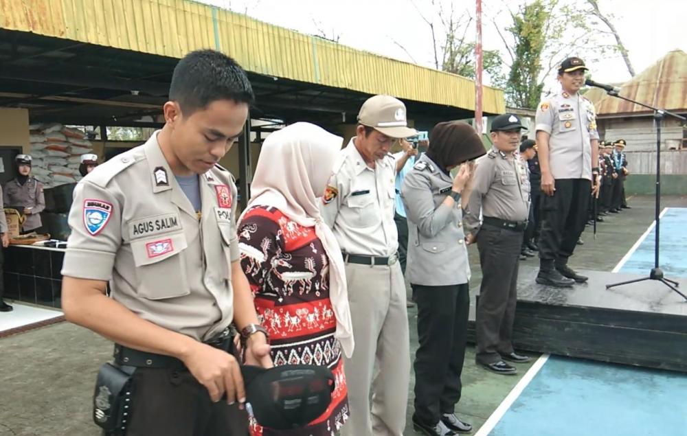 Subhanallah, Empat Orang Ini Dapat Umroh Gratis dari Kapolres Bone 
