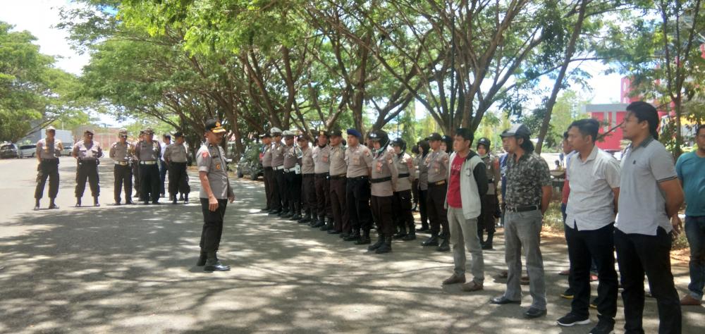 Polres Bone Kerahkan 125 Personil Kawal Demo Tolak Revisi KHUP