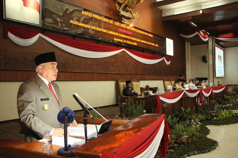 Gubernur Kaltim Sampaikan Visi dan Misi ke DPRD